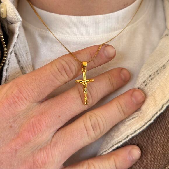 Y2K 2000s Vintage Gold Cross Necklace Unisex Retro Chain Jewelry New - Picture 3 of 7